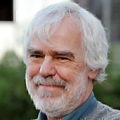 教授大卫·斯图尔特获得骑士荣誉列表中