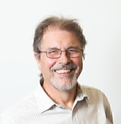 克里斯·霍斯教授，FRMS纪念博士研究生