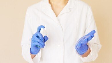 如何清洗实验室热板?